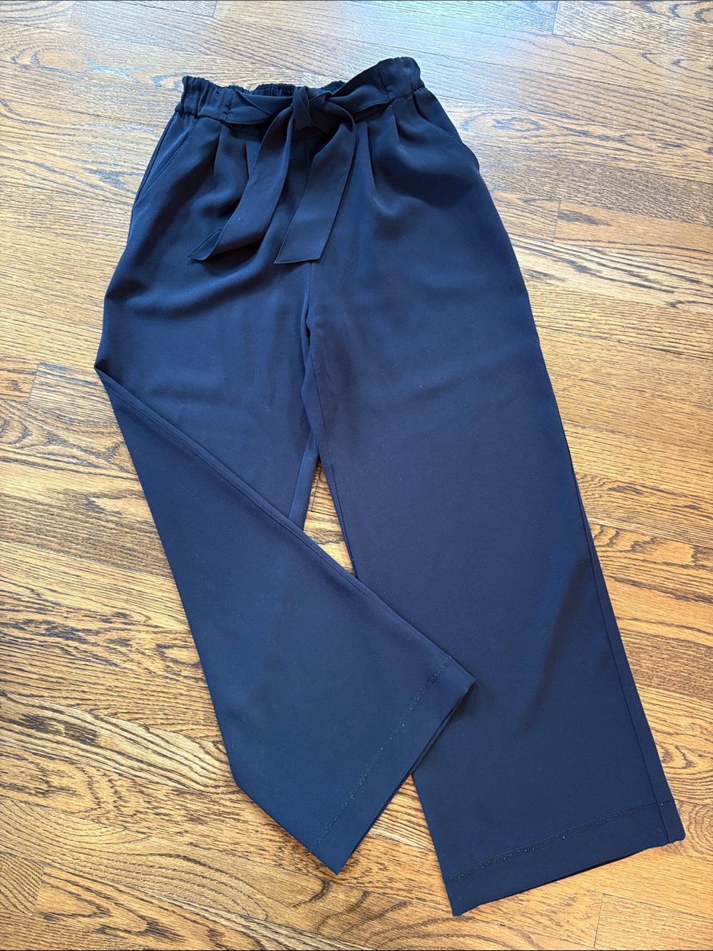Lululemon Women’s Black Tie-Waist Dress Pants, 6